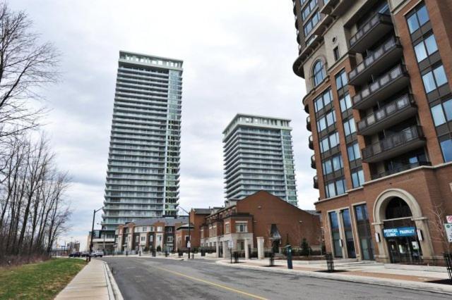 Square One Fully Furnished Suite Mississauga Extérieur photo
