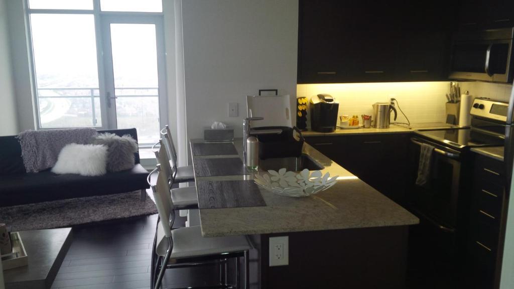 Square One Fully Furnished Suite Mississauga Chambre photo