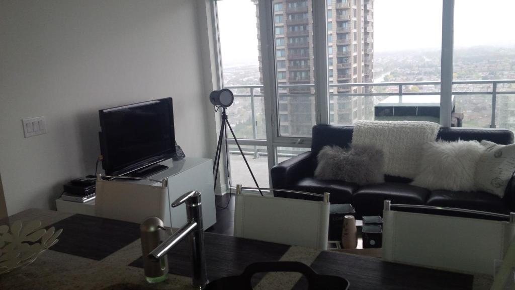 Square One Fully Furnished Suite Mississauga Chambre photo