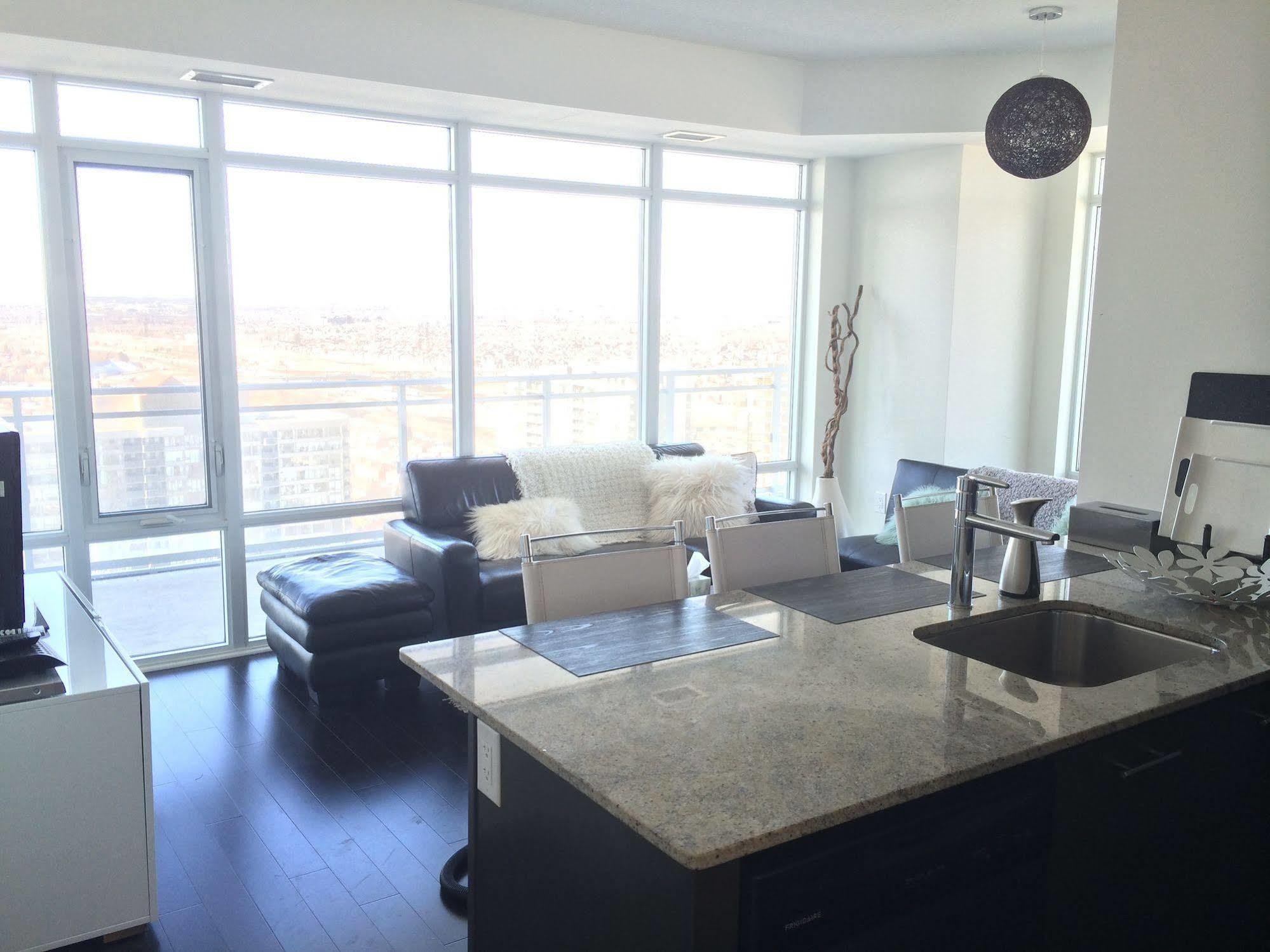 Square One Fully Furnished Suite Mississauga Extérieur photo